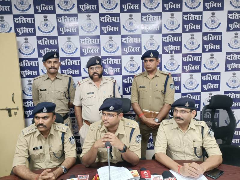 प्रेमी ने की प्रेमिका की हत्या